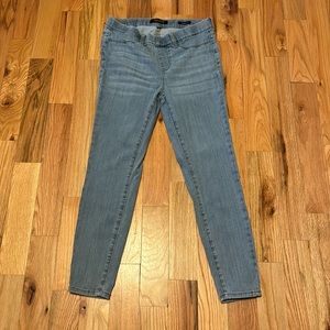 Judy Blue slip on jeggings size 15/32. Light wash